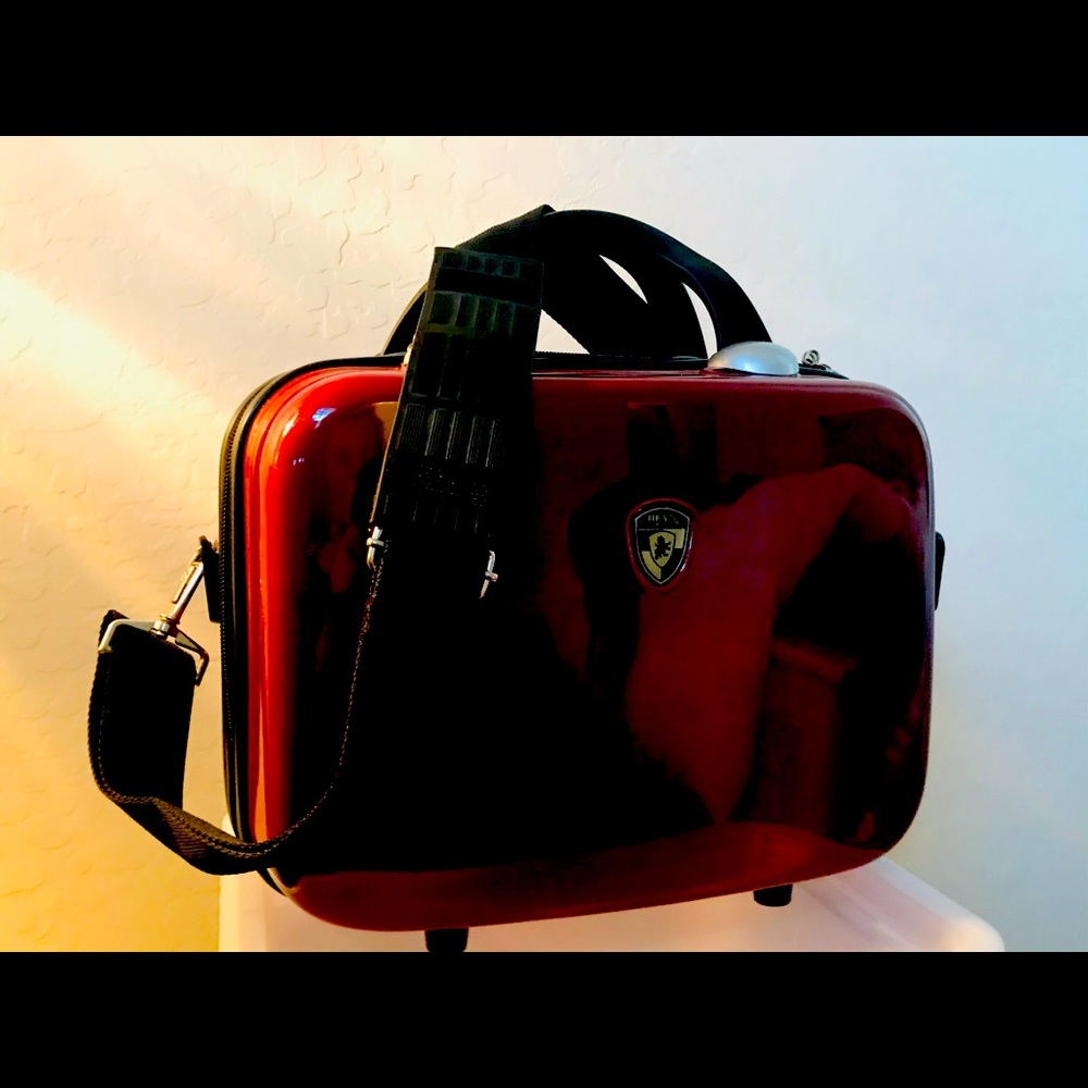 Heys red cosmetic case travel bag